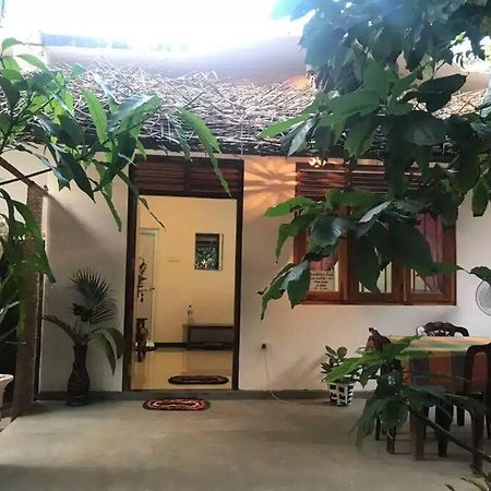 Yunal'S Place Matara Exterior photo