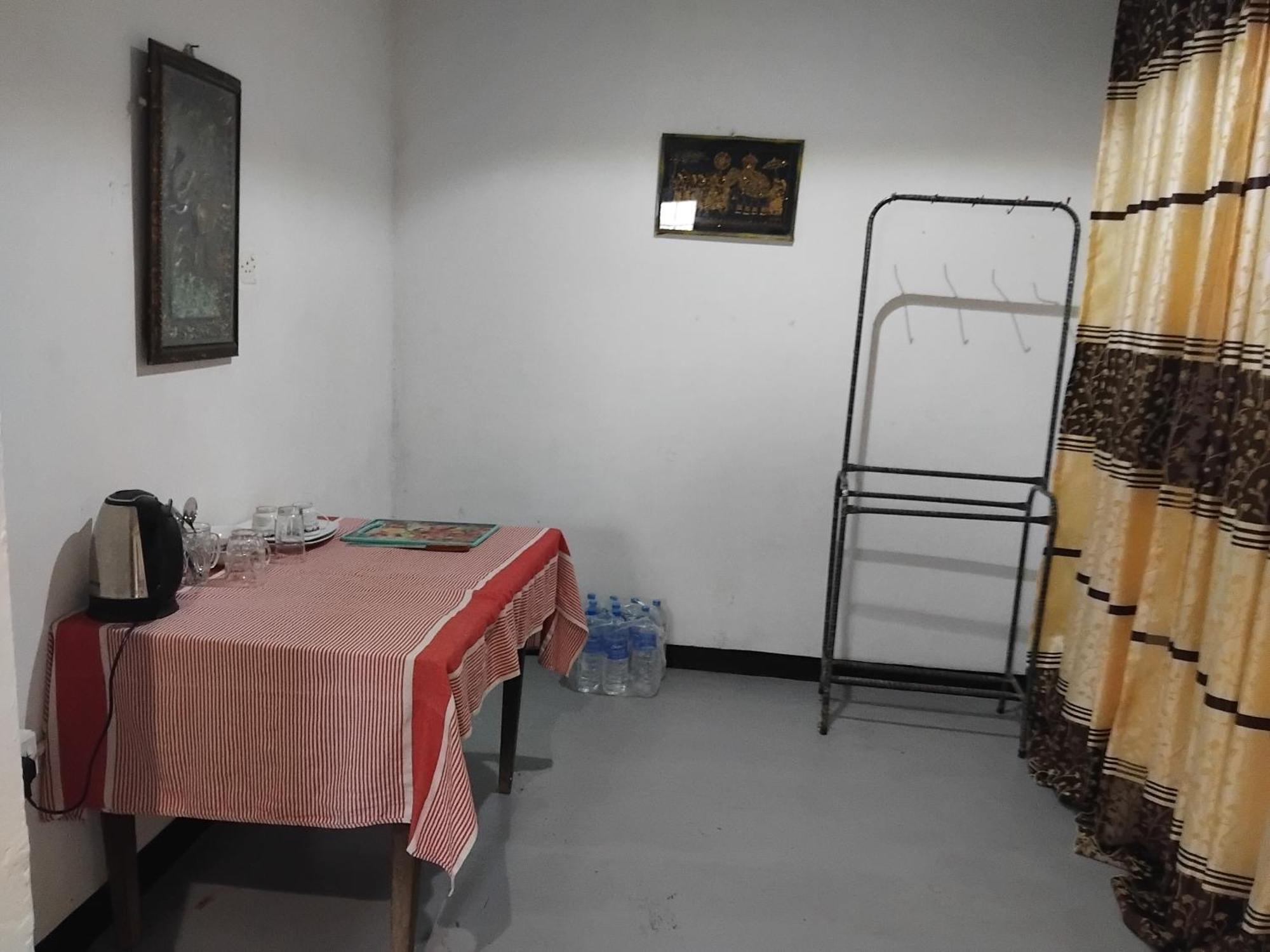 Yunal'S Place Matara Room photo